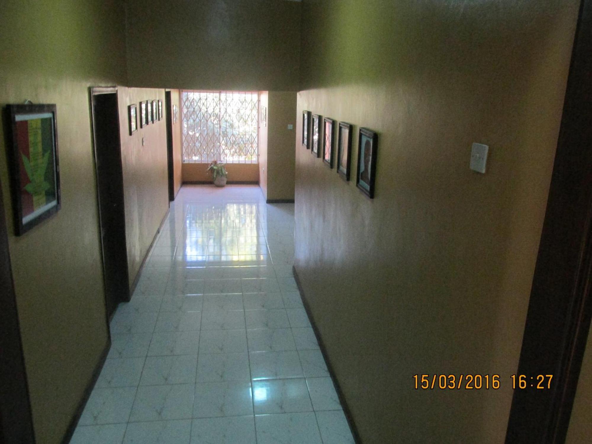 Jamaica Inn Guest House Botianaw ภายนอก รูปภาพ