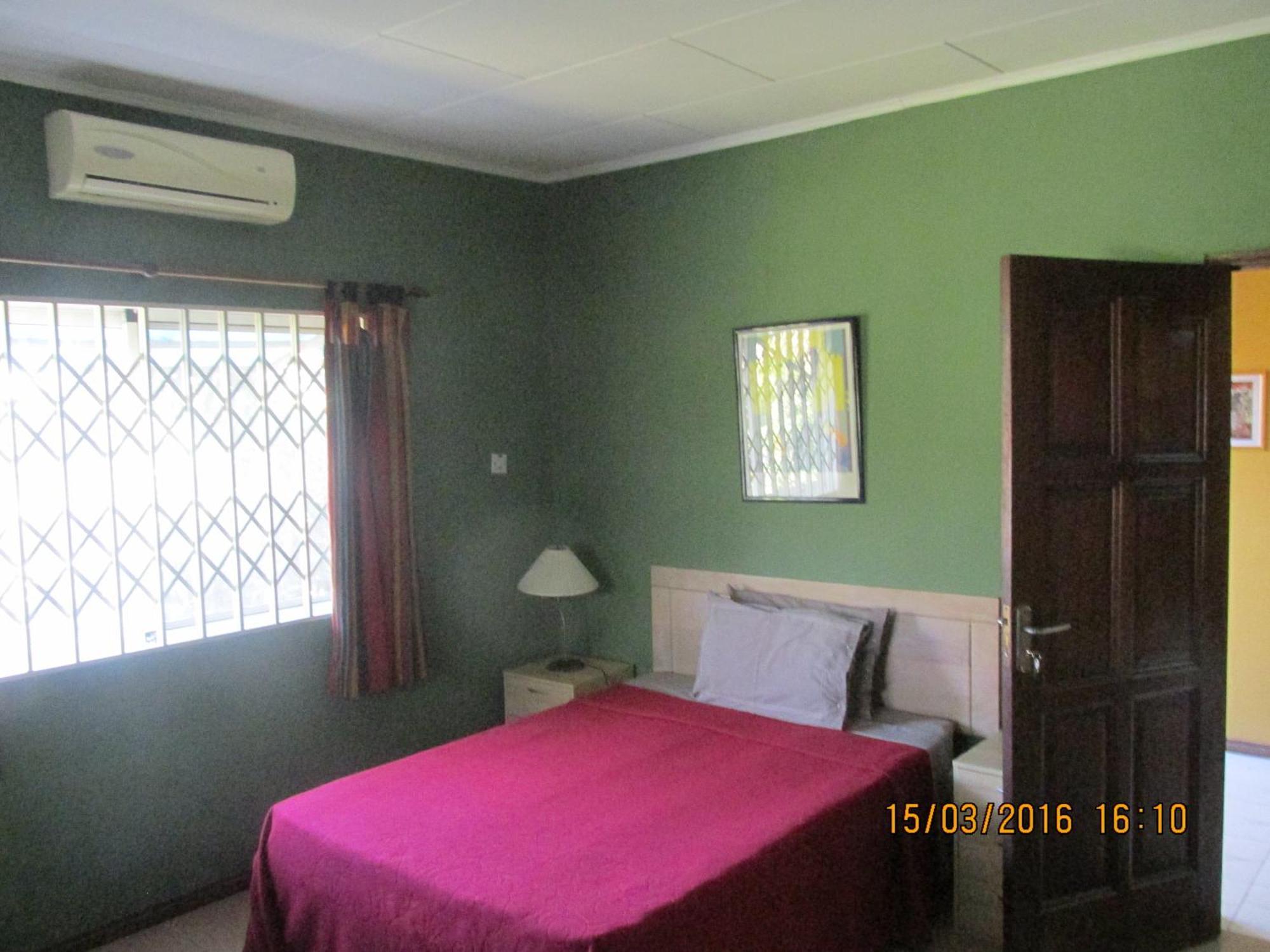 Jamaica Inn Guest House Botianaw ภายนอก รูปภาพ