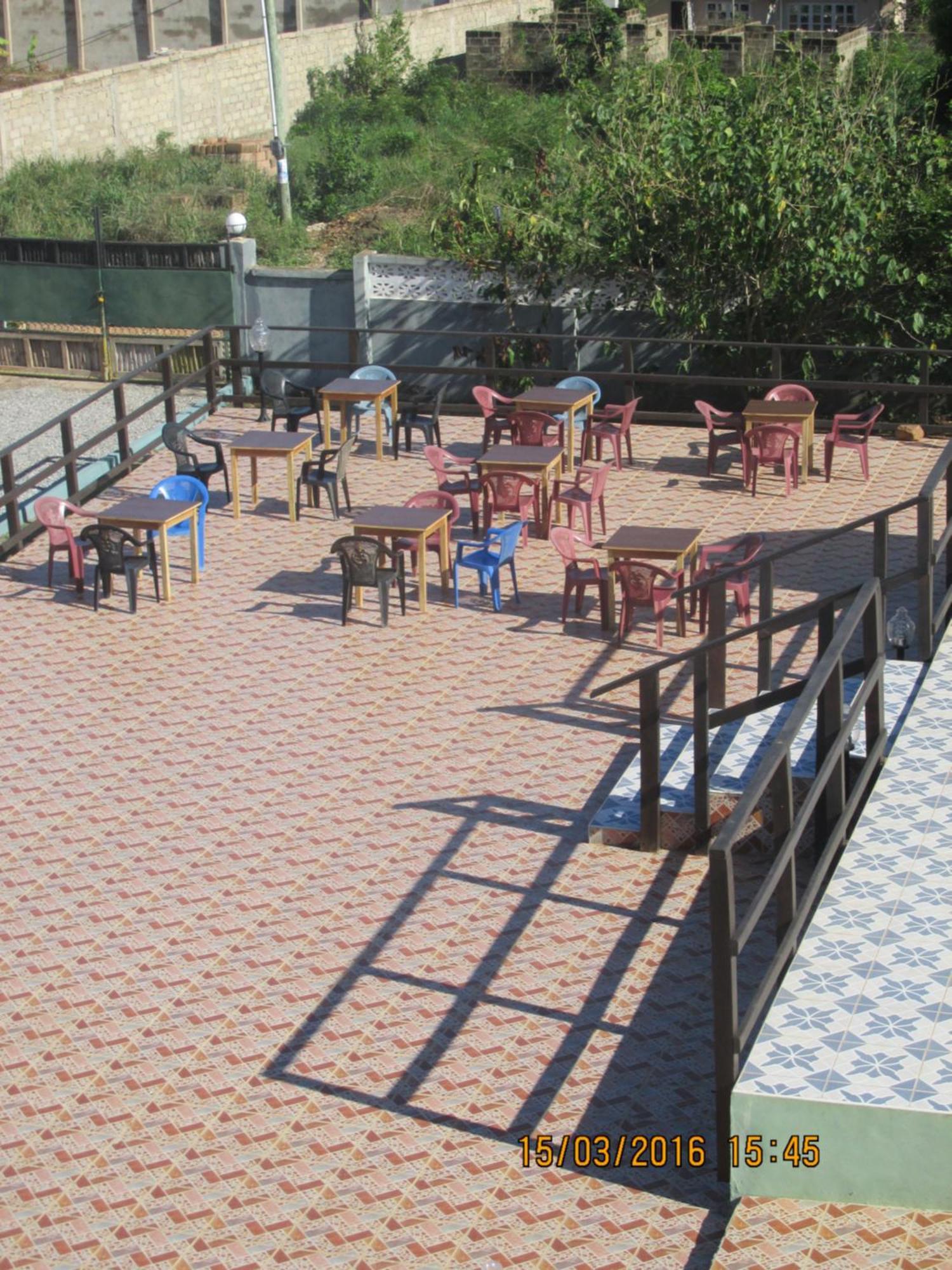 Jamaica Inn Guest House Botianaw ภายนอก รูปภาพ