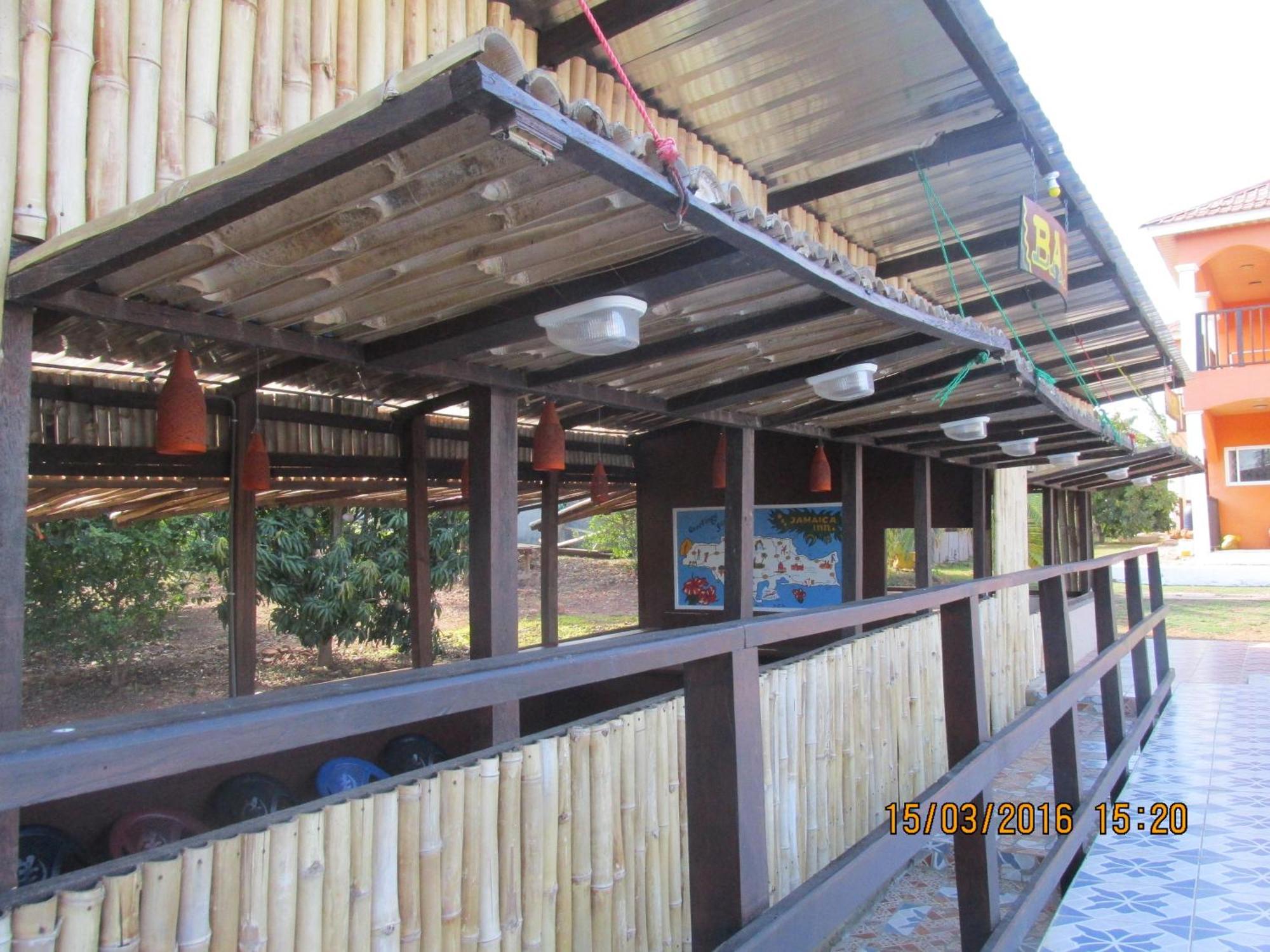 Jamaica Inn Guest House Botianaw ภายนอก รูปภาพ